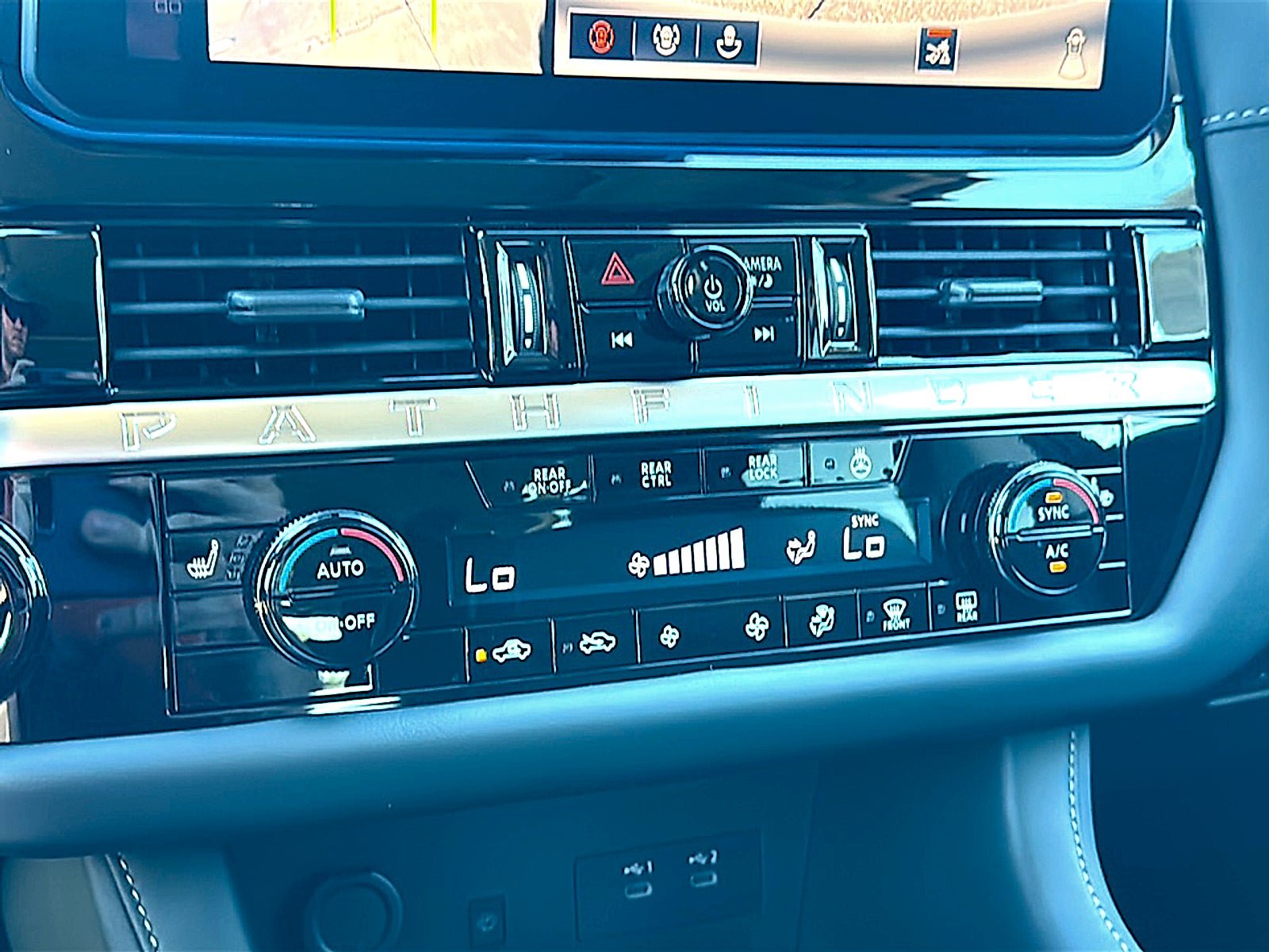 New 2026 Nissan Pathfinder SL w/ SL Premium Package FWD image 25