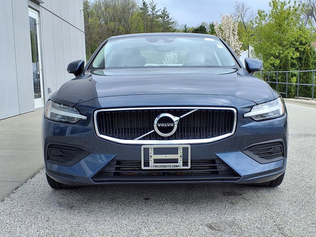 Used 2019 Volvo S60 T5 Momentum w/ Premium Package FWD image 2
