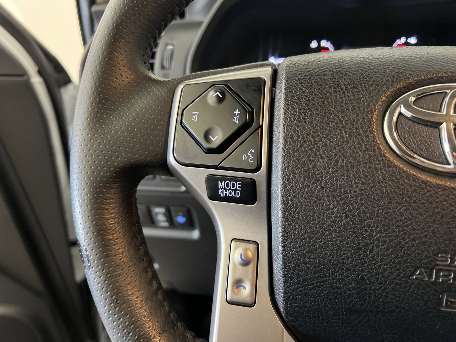 Used 2024 Toyota 4Runner SR5 image 32