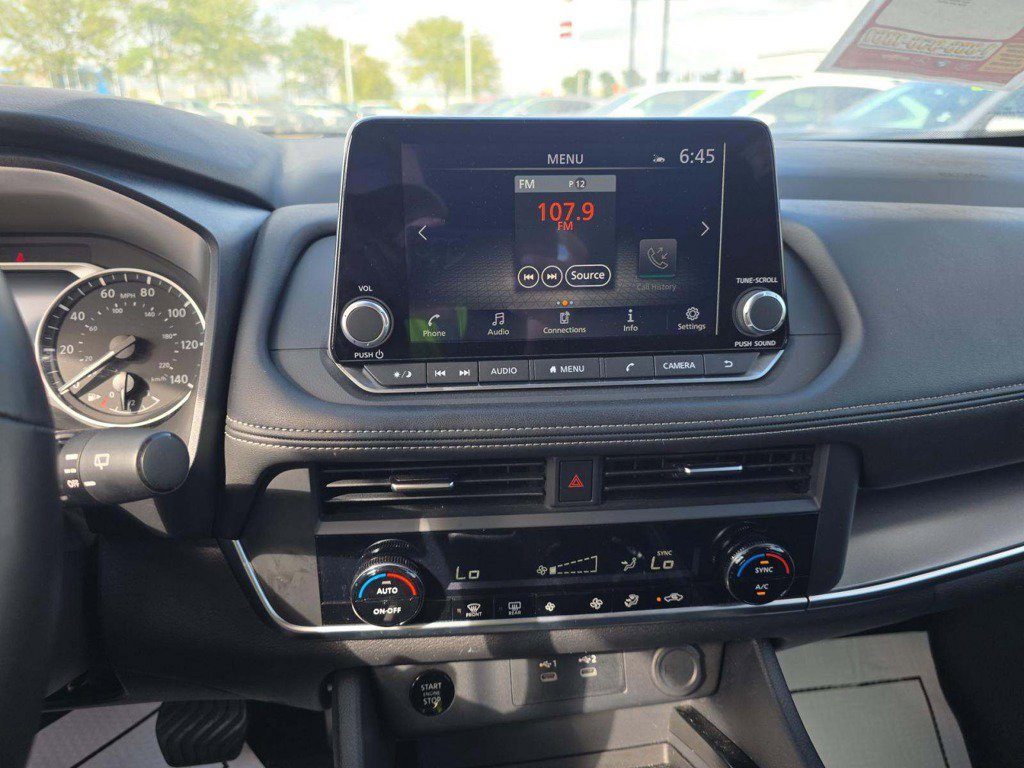Used 2025 Nissan Rogue SV AWD/4WD image 6