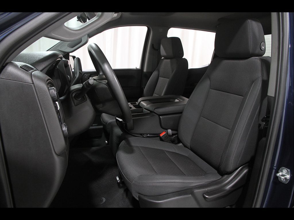 Used 2020 Chevrolet Silverado 1500 Custom w/ Custom Value Package AWD/4WD image 5