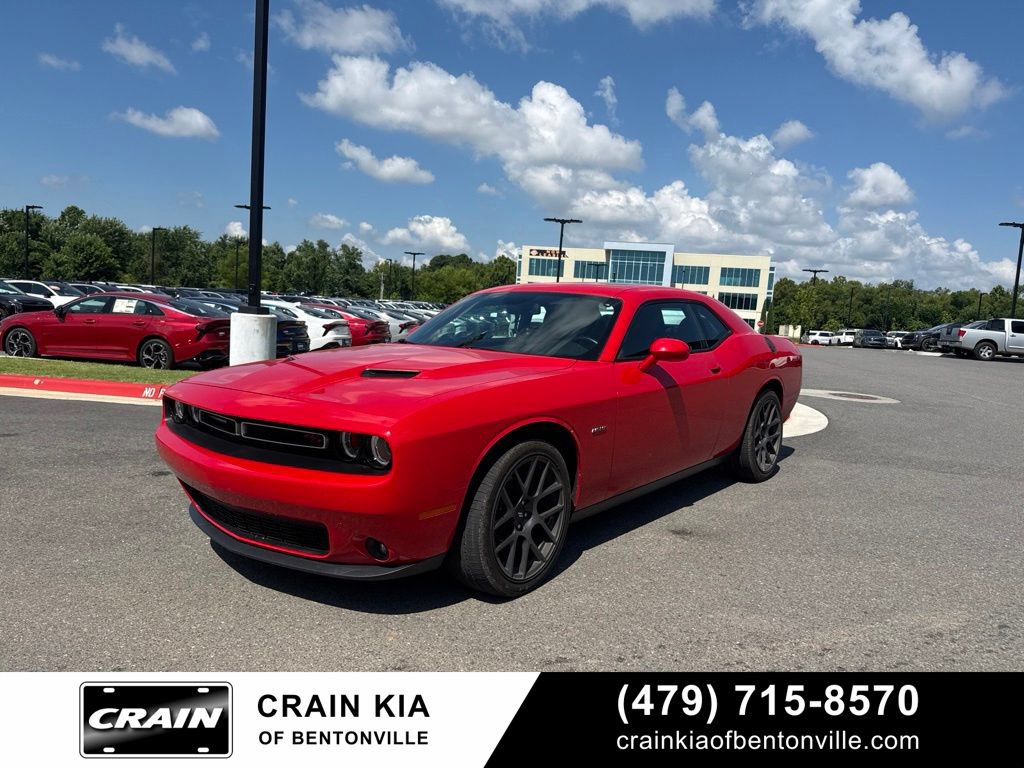 Used 2017 Dodge Challenger R/T w/ Driver Convenience Group RWD image 2