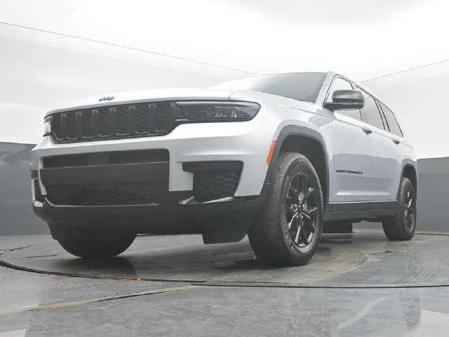 Used 2024 Jeep Grand Cherokee L Laredo AWD/4WD image 48