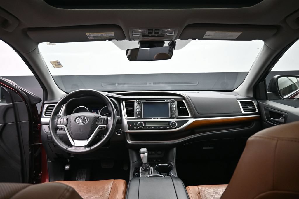 Certified 2017 Toyota Highlander Limited Platinum w/ Protection Package #3 AWD/4WD image 30