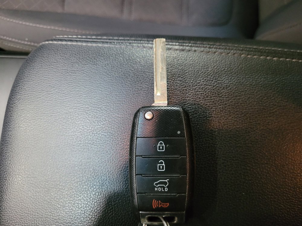 Used 2016 Kia Sorento LX image 32