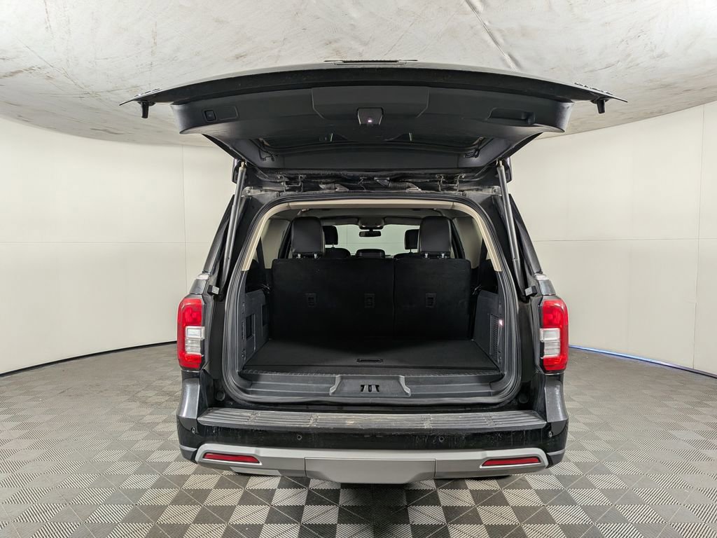 Used 2024 Ford Expedition Max XLT image 9