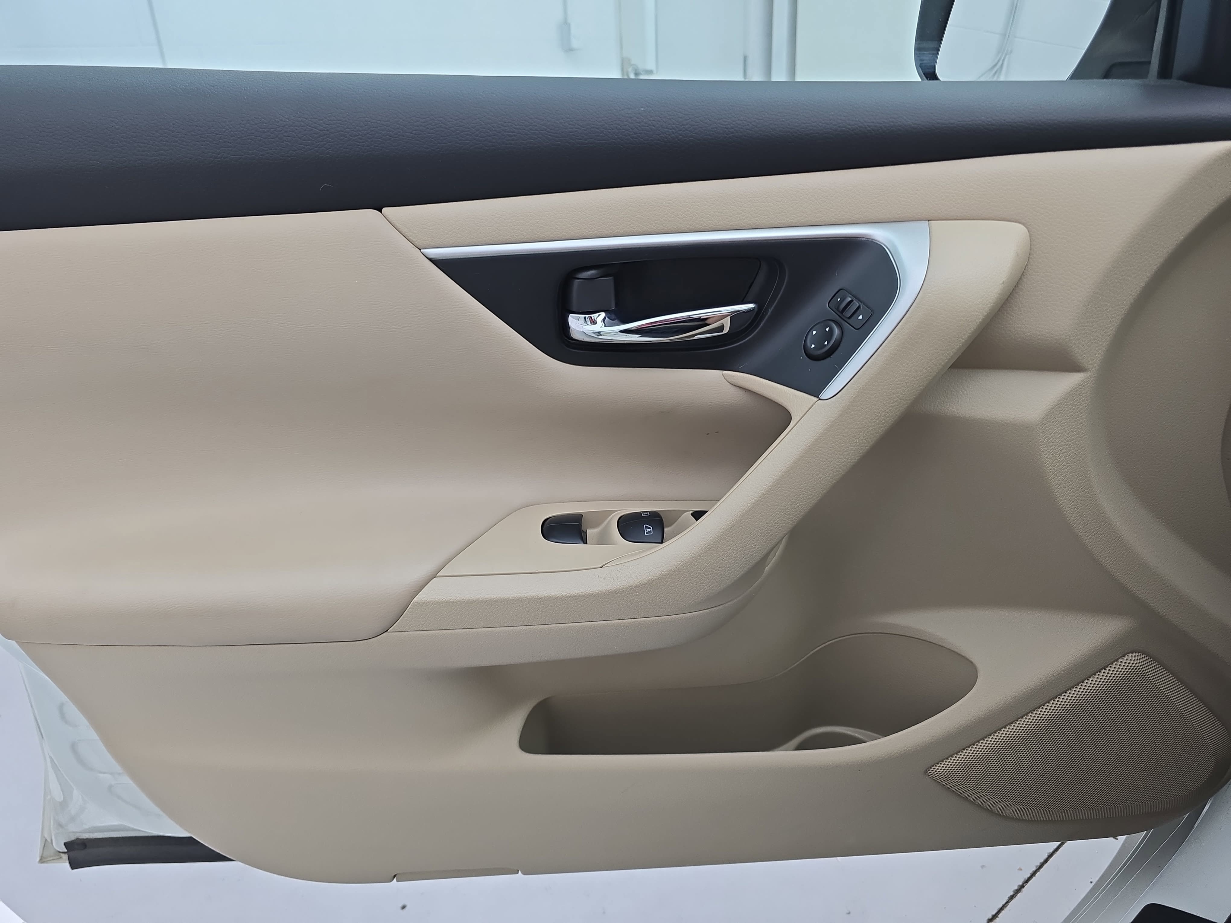 Certified 2018 Nissan Altima 2.5 SV w/ 2.5 SV Technology Package FWD image 26