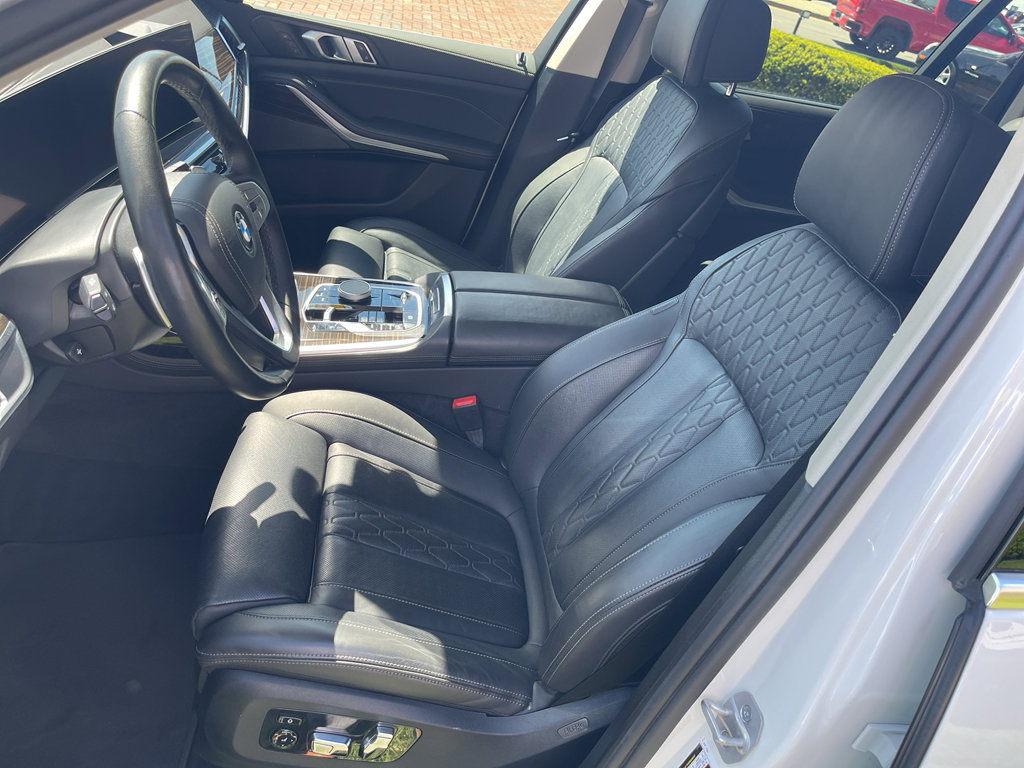 Used 2025 BMW X7 xDrive40i AWD/4WD image 17