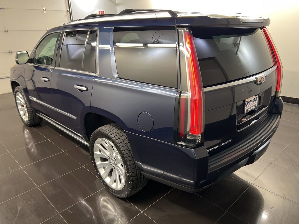 Used 2017 Cadillac Escalade Premium Luxury AWD/4WD image 4