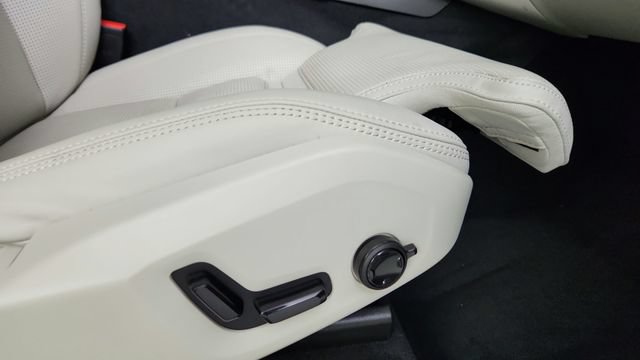 Certified 2026 Volvo XC90 B6 Ultra w/ Protection Package AWD/4WD image 41