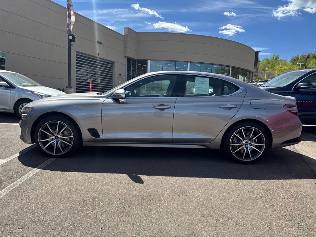 Used 2024 Genesis G70 2.5T image 11