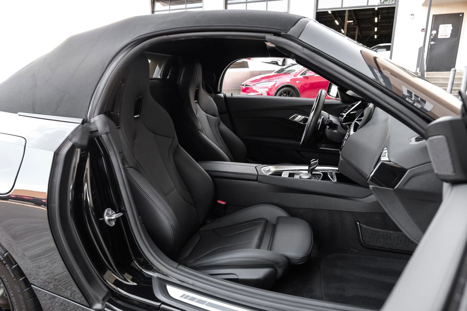 Used 2024 BMW Z4 sDrive30i w/ Convenience Package image 37