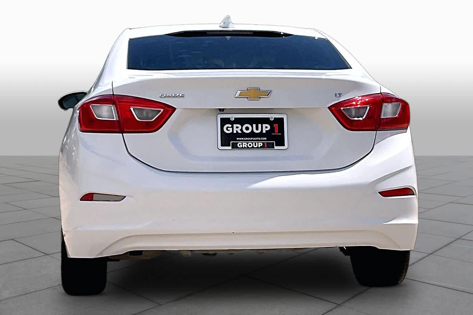 Used 2016 Chevrolet Cruze LT w/ Convenience Package FWD image 5