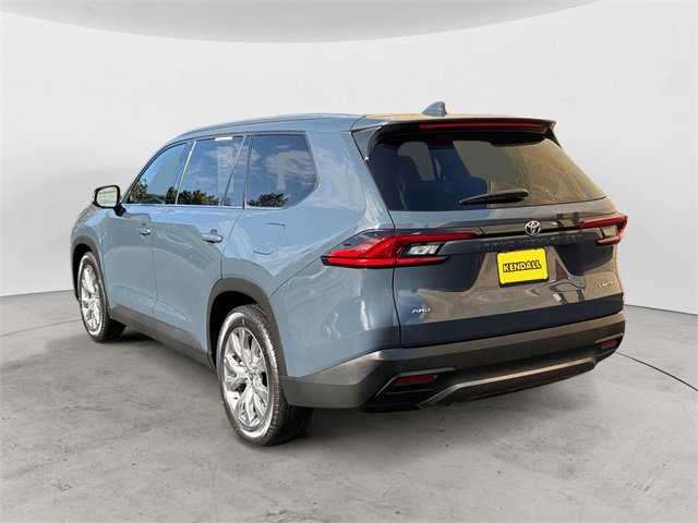 Used 2025 Toyota Grand Highlander AWD image 3
