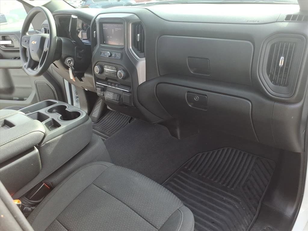 Used 2023 Chevrolet Silverado 2500 Custom w/ Custom Convenience Package image 17