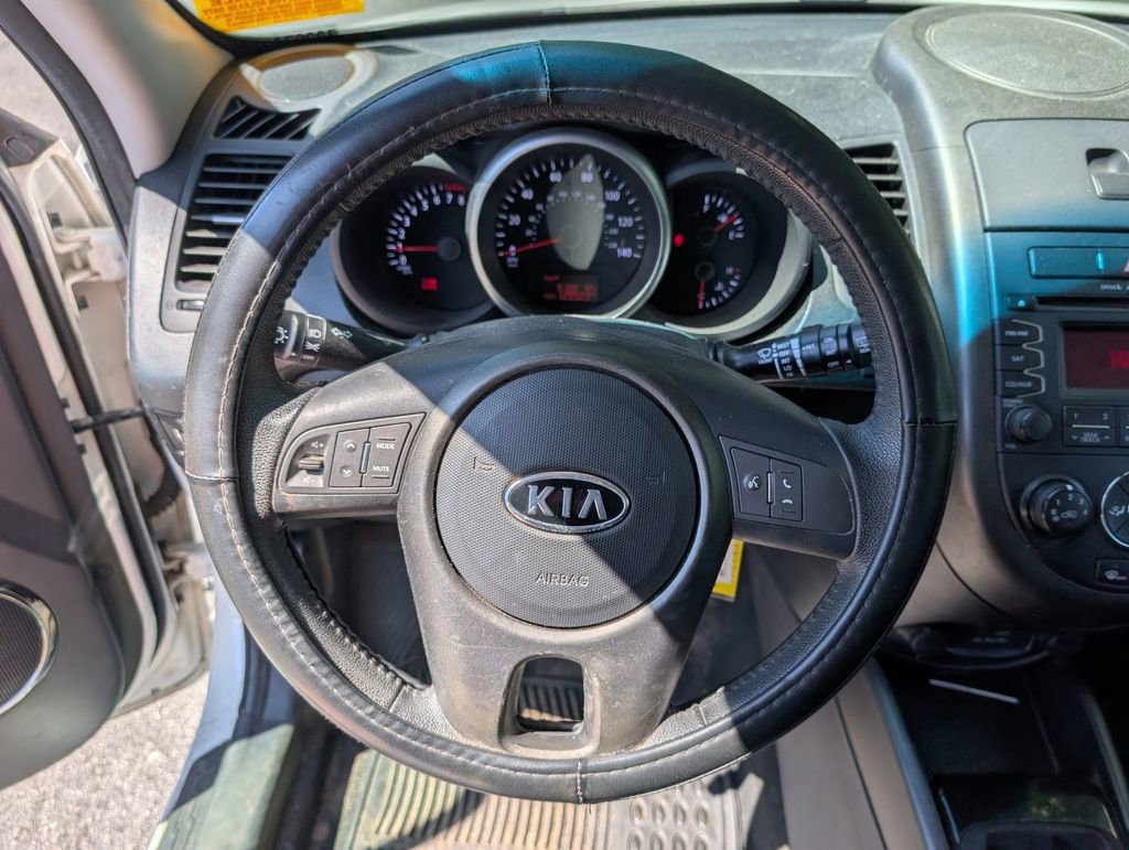 Used 2012 Kia Soul + FWD image 13