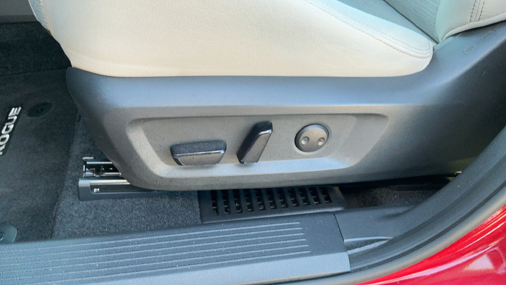 Used 2023 Nissan Rogue SV FWD image 19