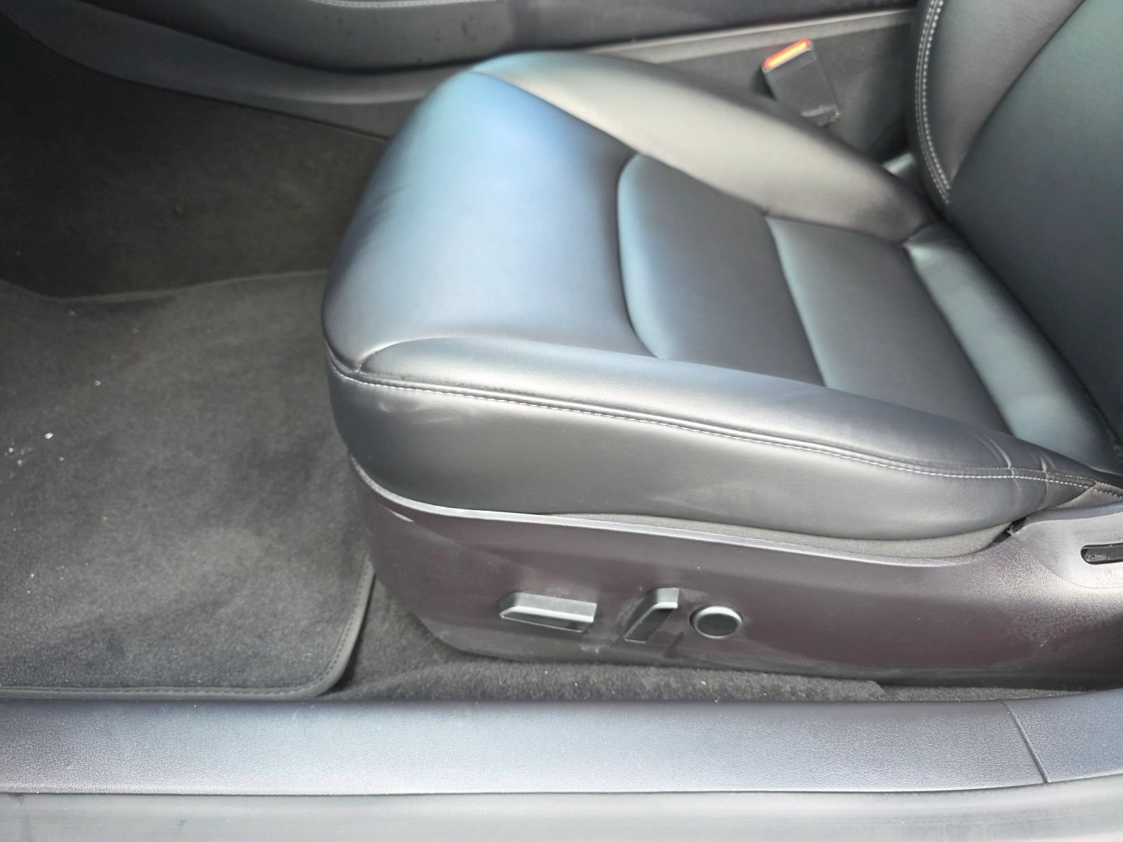 Used 2022 Tesla Model 3 Long Range AWD/4WD image 25