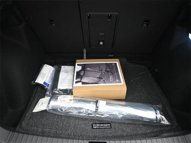 Used 2025 Volkswagen Taos SE w/ Panoramic Sunroof Package image 16