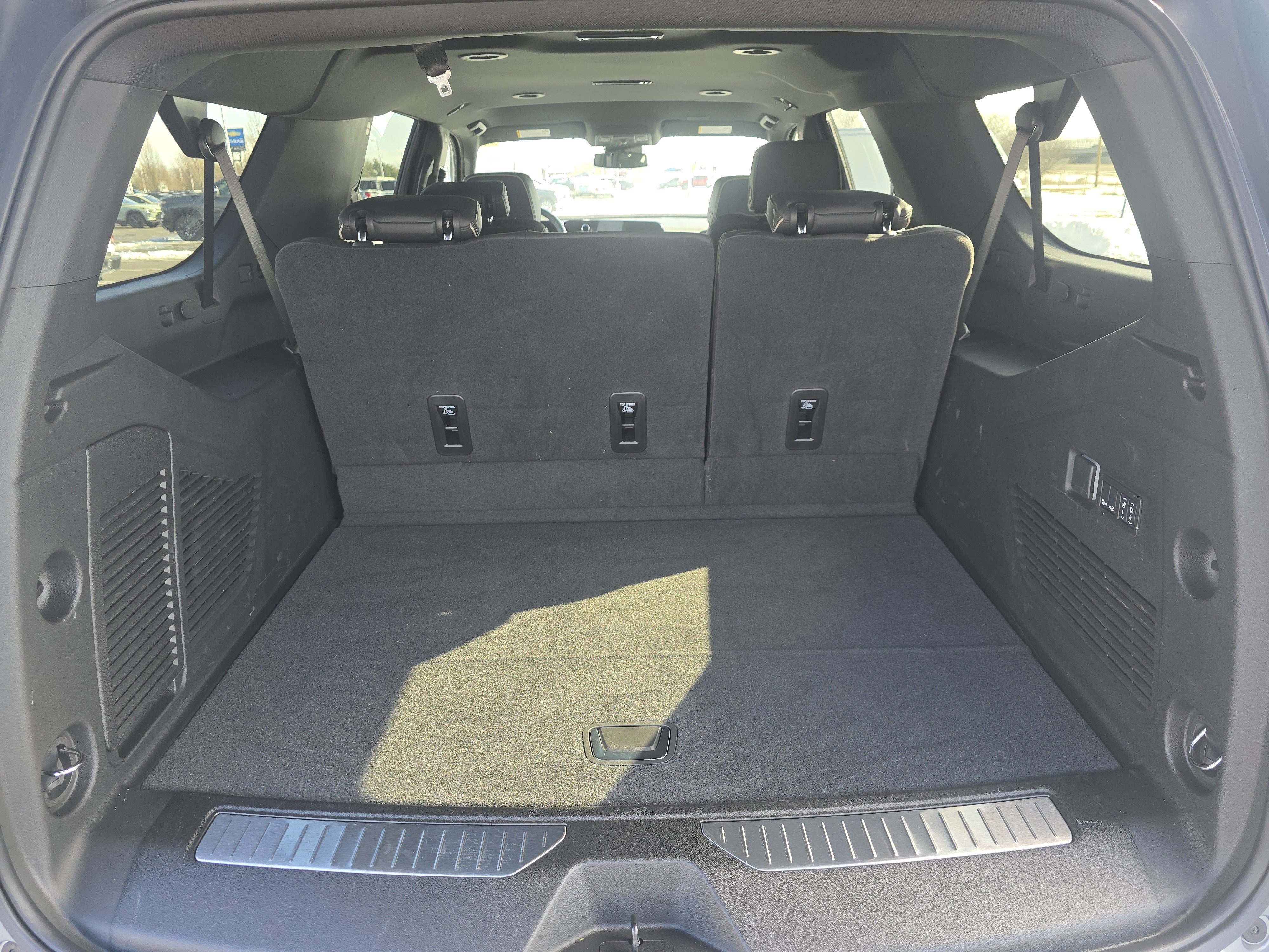 New 2025 Chevrolet Suburban Premier image 29