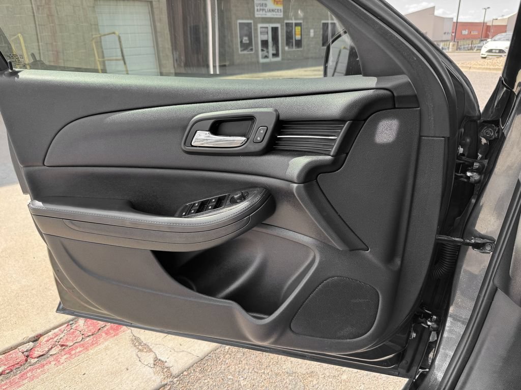 Used 2015 Chevrolet Malibu LT w/ Power Convenience Package FWD image 11