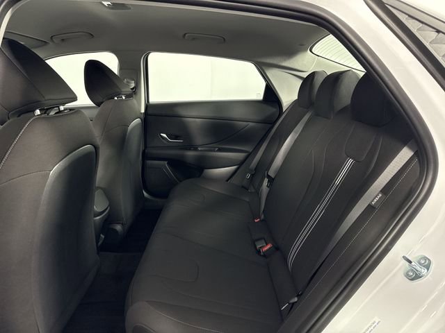 Used 2025 Hyundai Elantra Hybrid FWD image 21