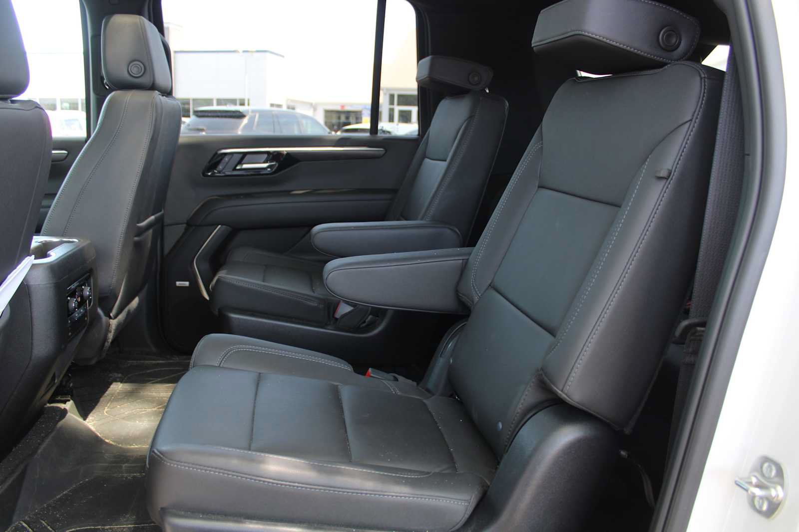 Certified 2025 Chevrolet Suburban Z71 w/ Comfort Package AWD/4WD image 7