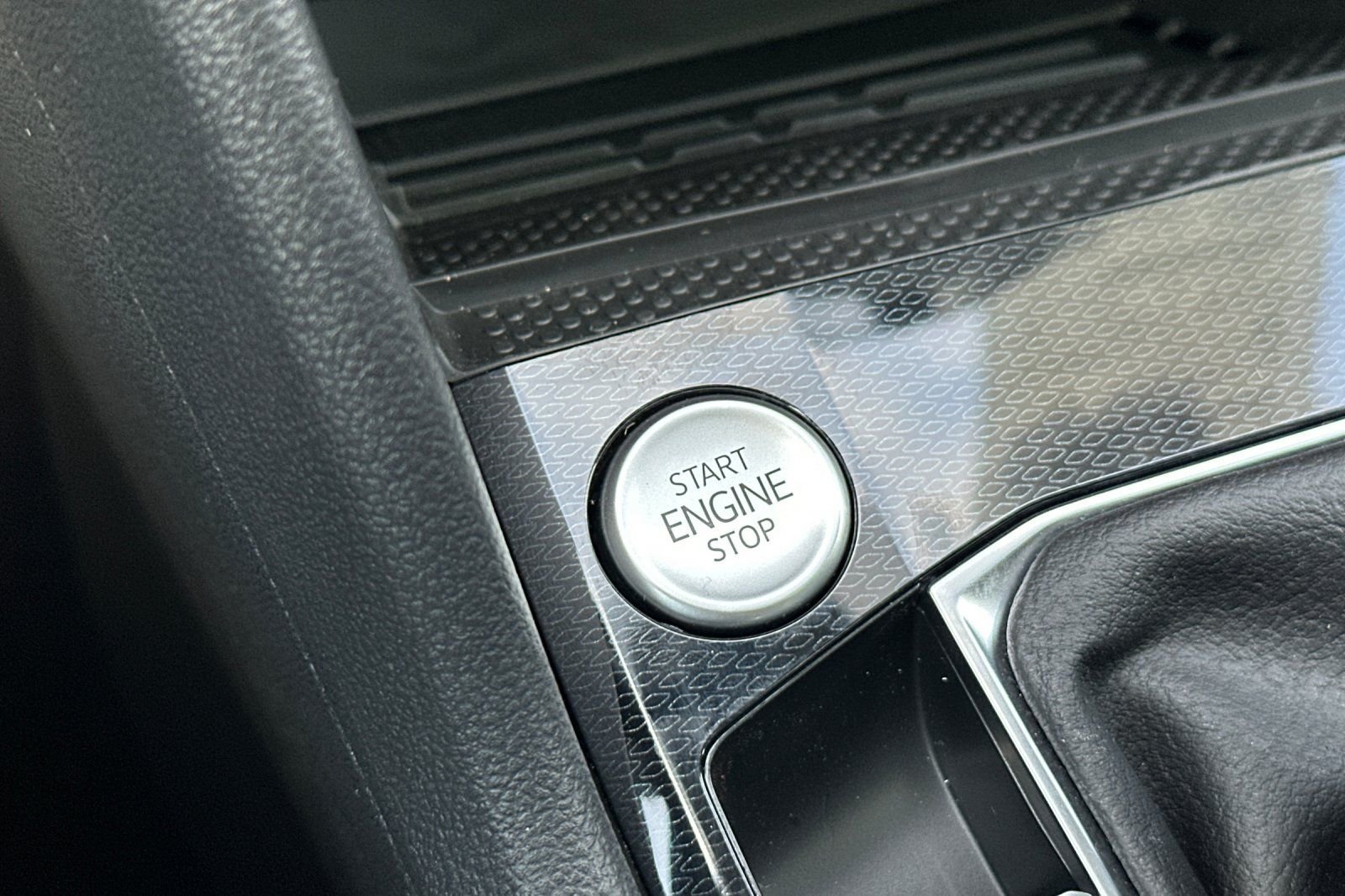 New 2026 Volkswagen Taos SE AWD/4WD image 22