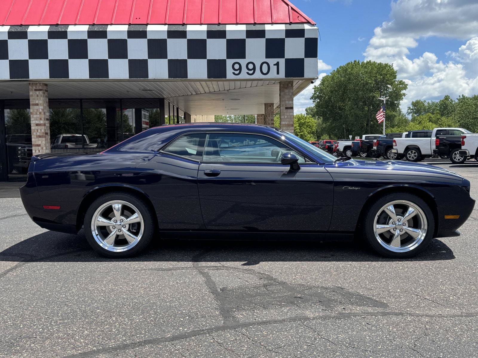 Used 2012 Dodge Challenger R/T RWD image 8
