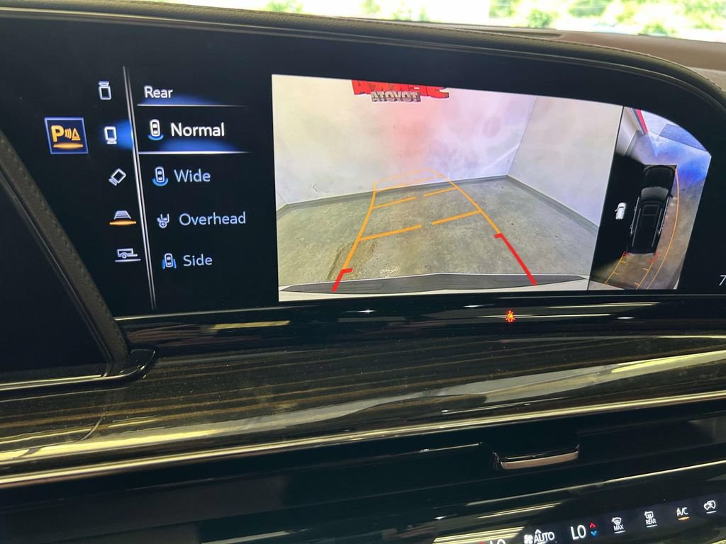 Used 2023 Cadillac Escalade Premium Luxury AWD/4WD image 31