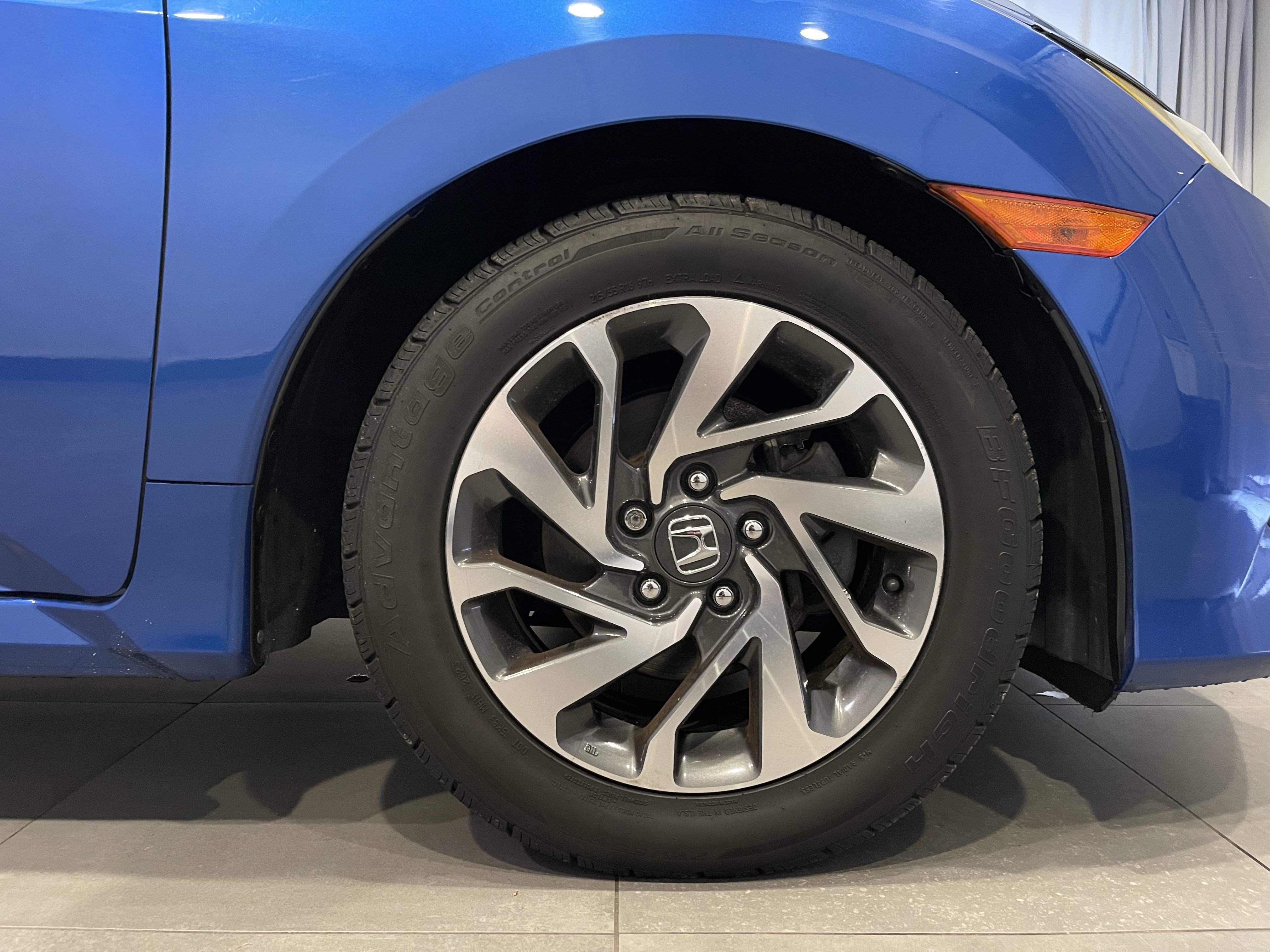 Used 2018 Honda Civic EX image 4