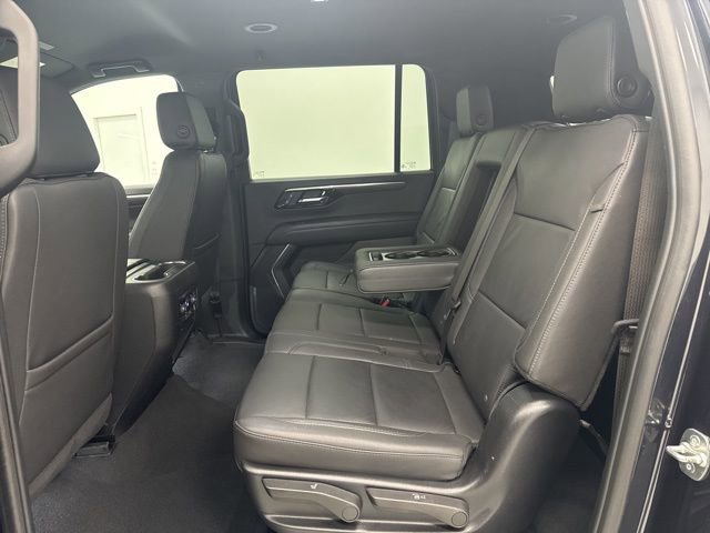 Used 2025 Chevrolet Suburban LT AWD/4WD image 28