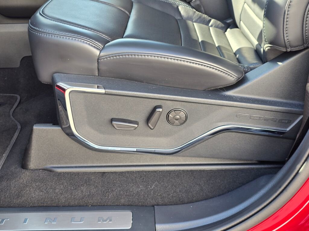 Used 2025 Ford F350 Platinum image 31