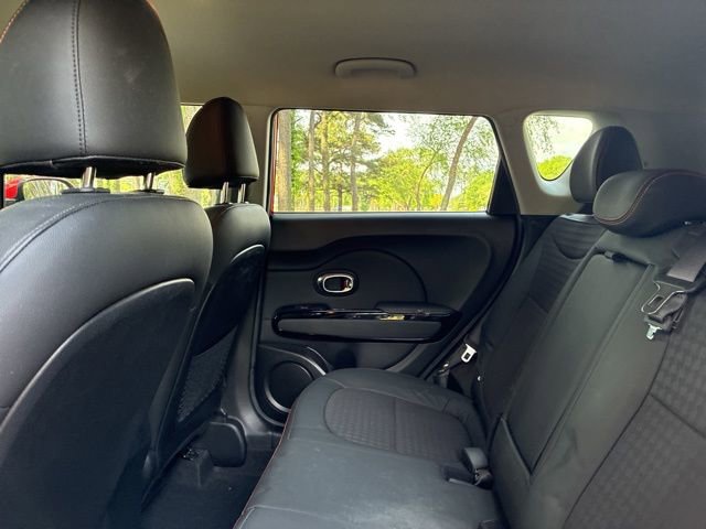 Used 2018 Kia Soul ! FWD image 22