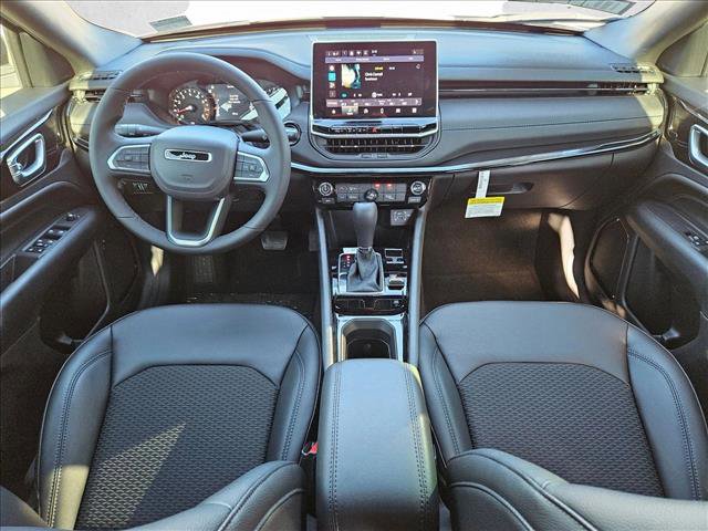 New 2026 Jeep Compass Latitude image 14