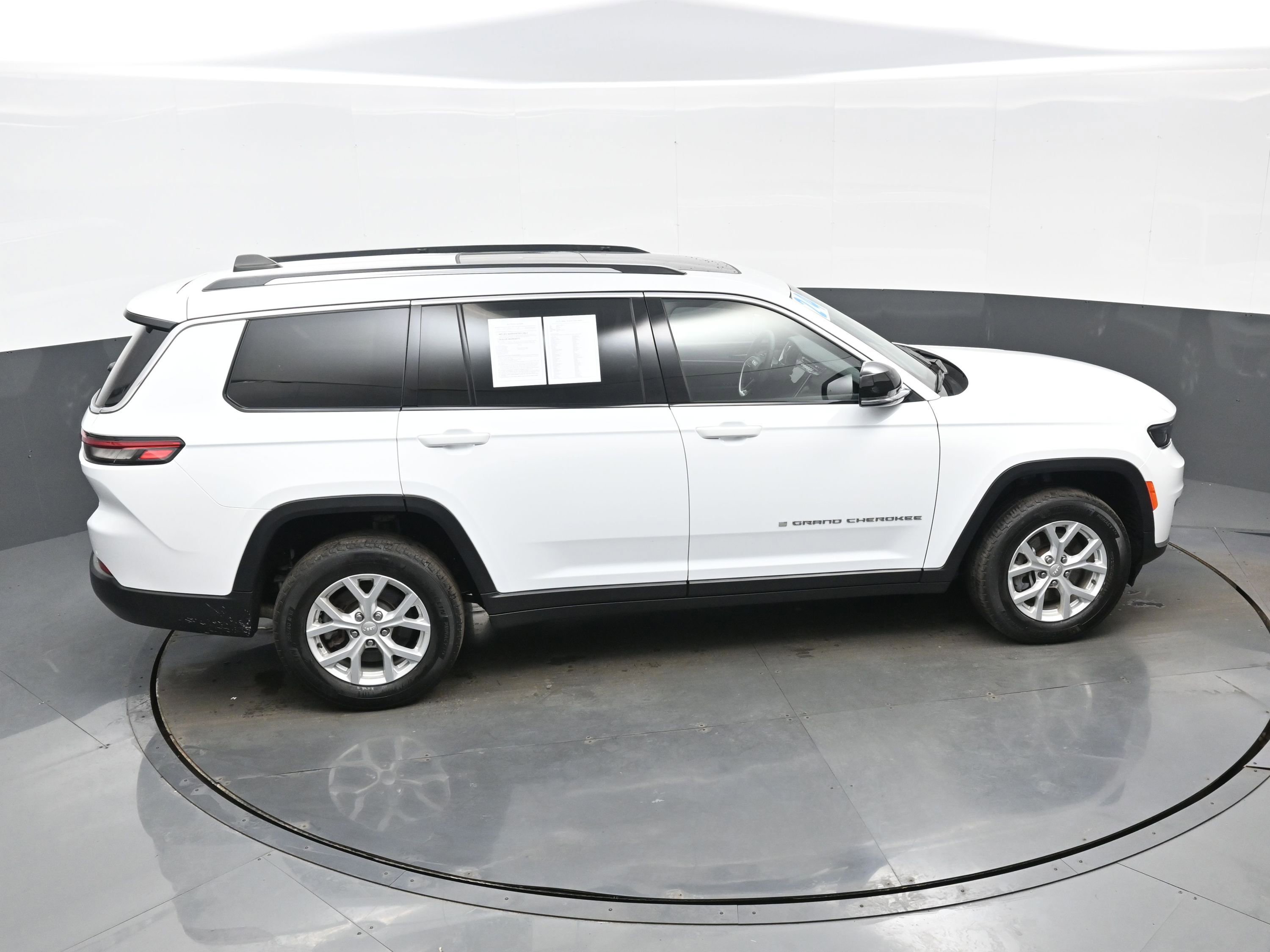 Used 2023 Jeep Grand Cherokee L Limited image 39