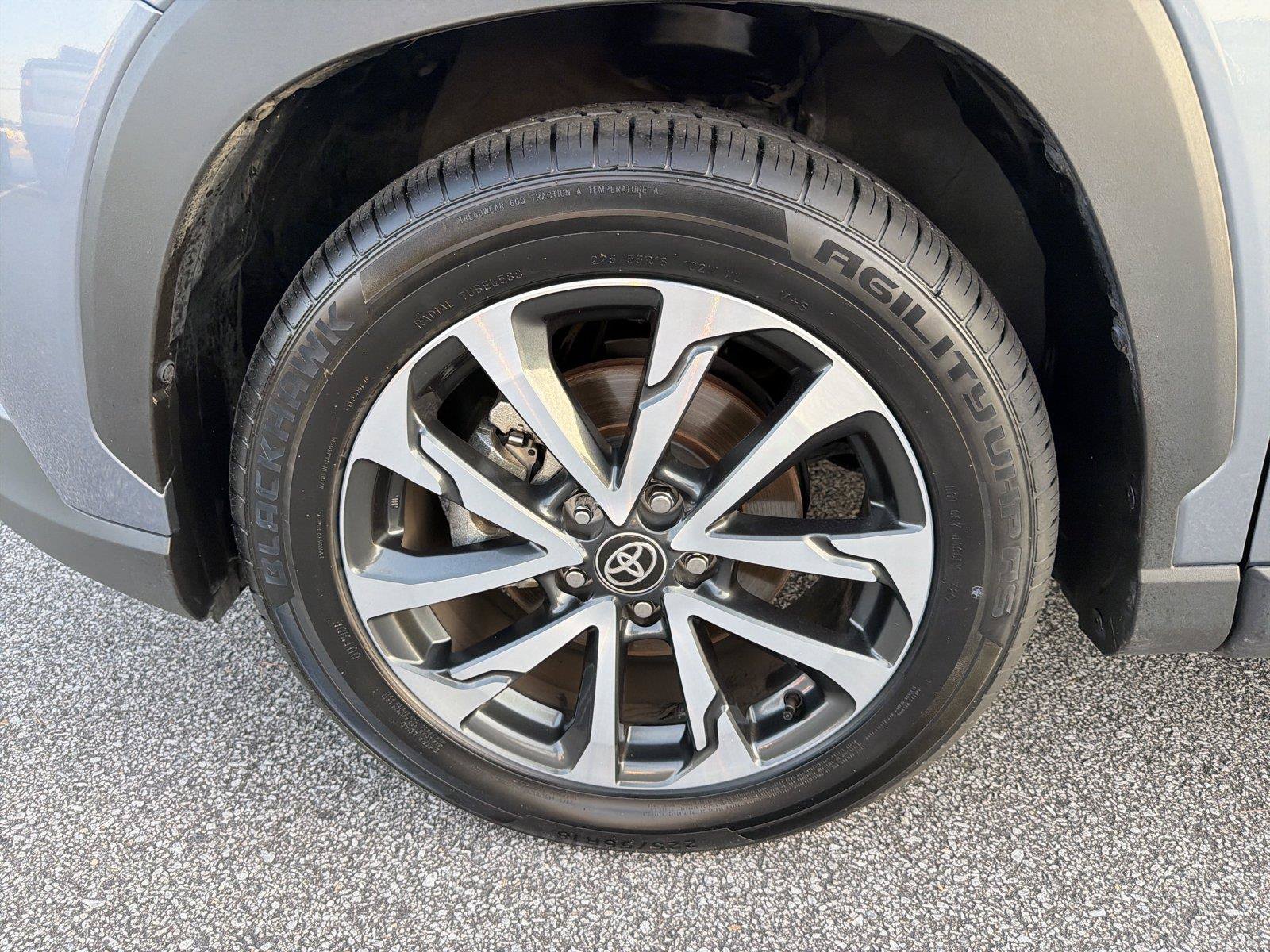 Used 2025 Toyota Corolla Cross XLE FWD image 10
