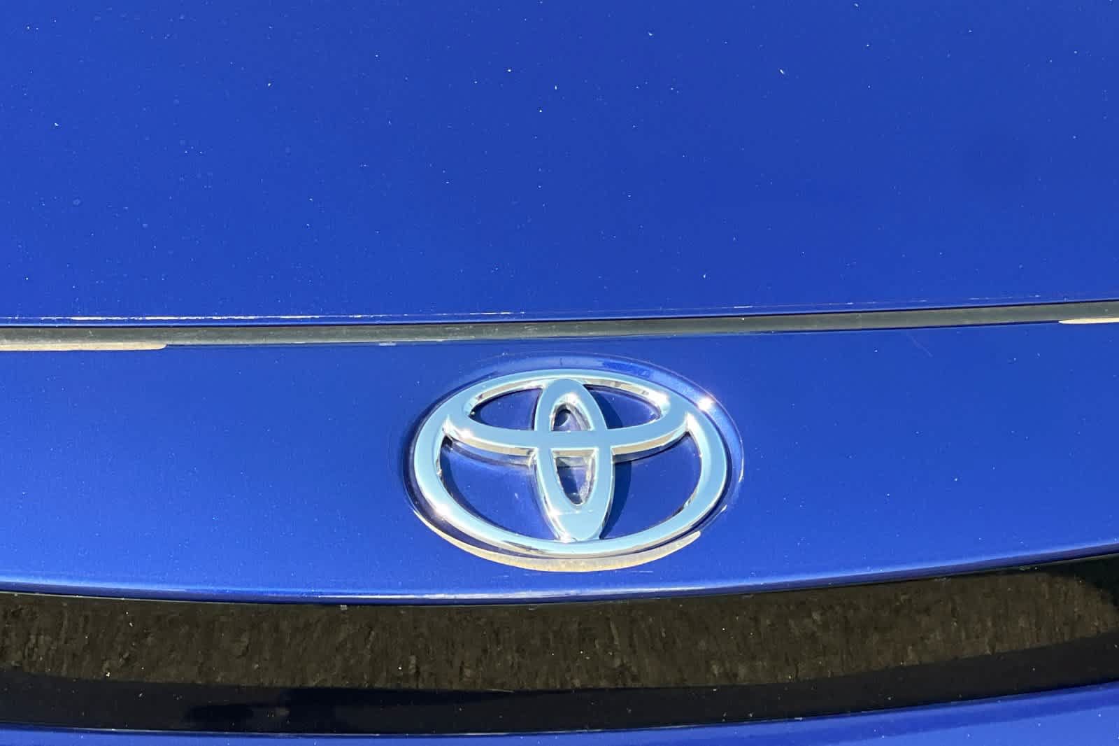 Used 2021 Toyota Corolla SE w/ SE Premium Package FWD image 16