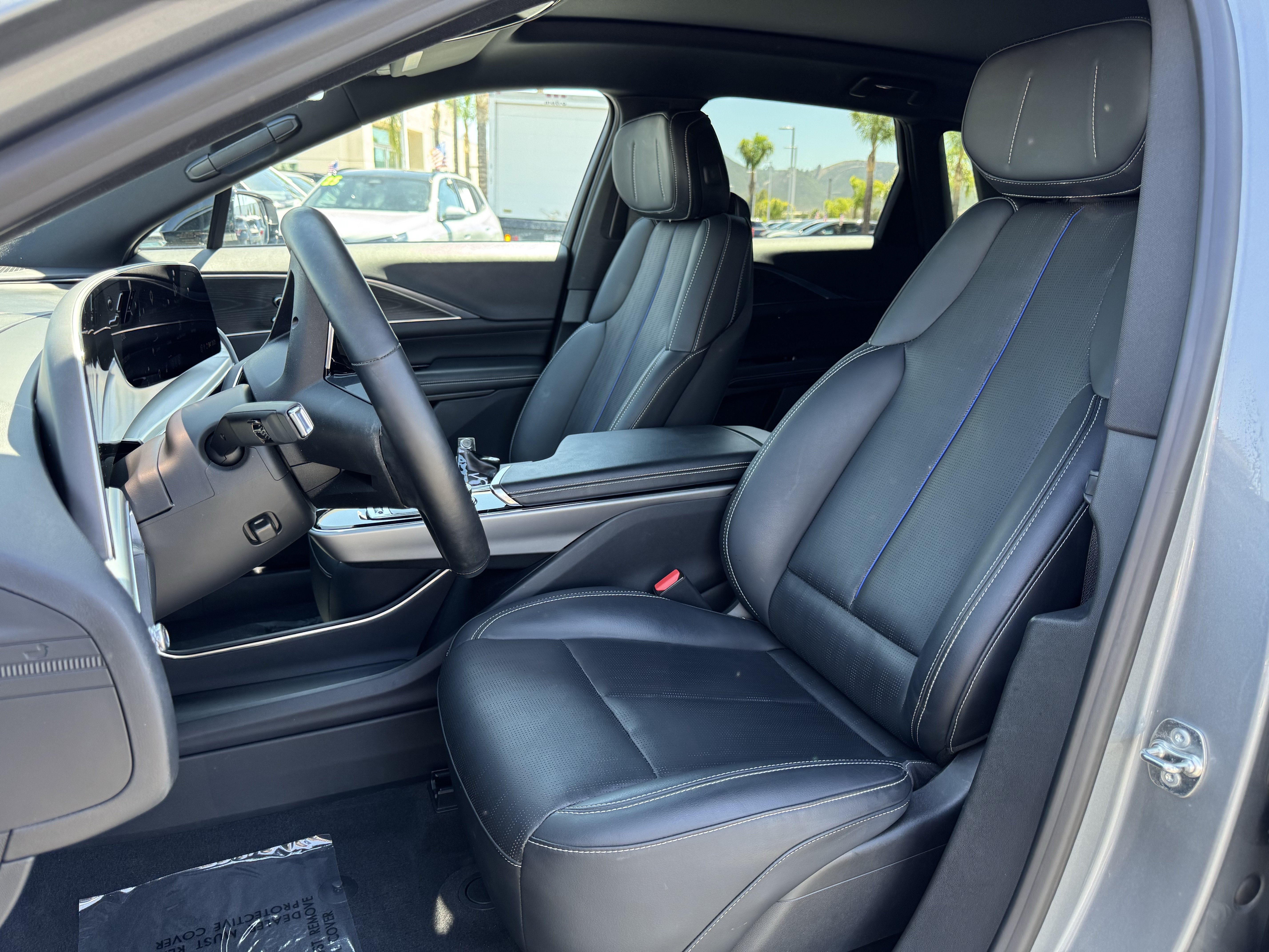 Used 2024 Cadillac Lyriq Luxury w/ LPO, Floor Liner Package RWD image 16