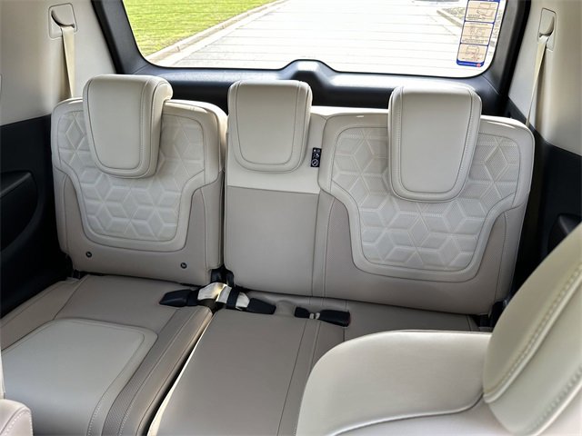 New 2025 Nissan Armada Platinum image 18