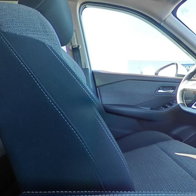 Used 2023 Nissan Rogue SV AWD/4WD image 18