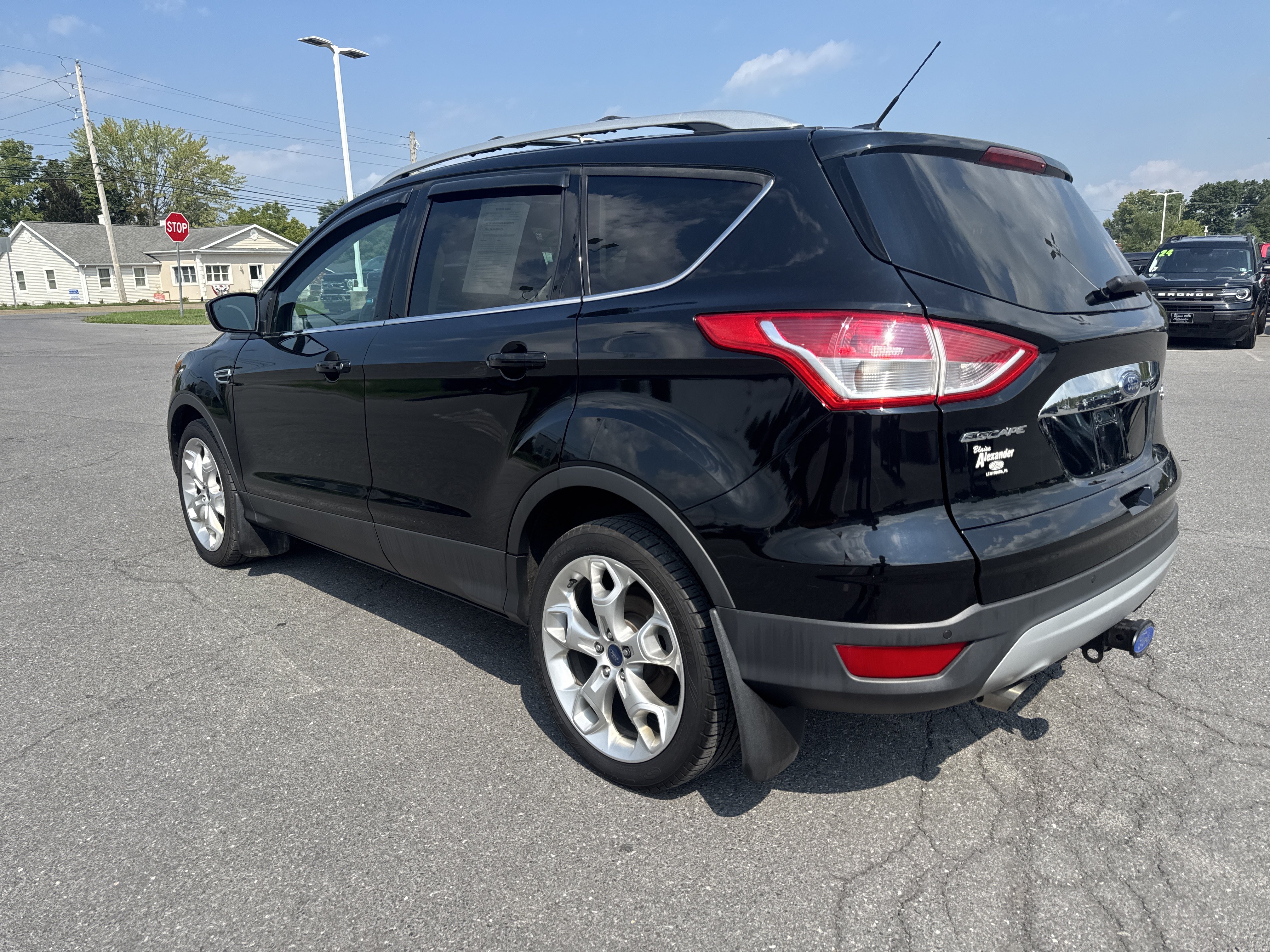 Used 2016 Ford Escape Titanium w/ Equipment Group 301A AWD/4WD image 6