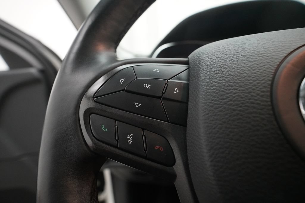 Used 2019 Jeep Cherokee Trailhawk w/ Comfort/Convenience Group AWD/4WD image 18