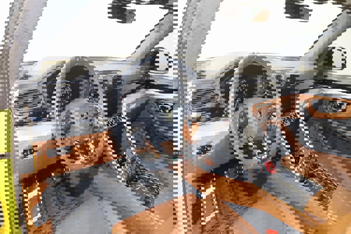 Used 2019 Lamborghini Urus image 42