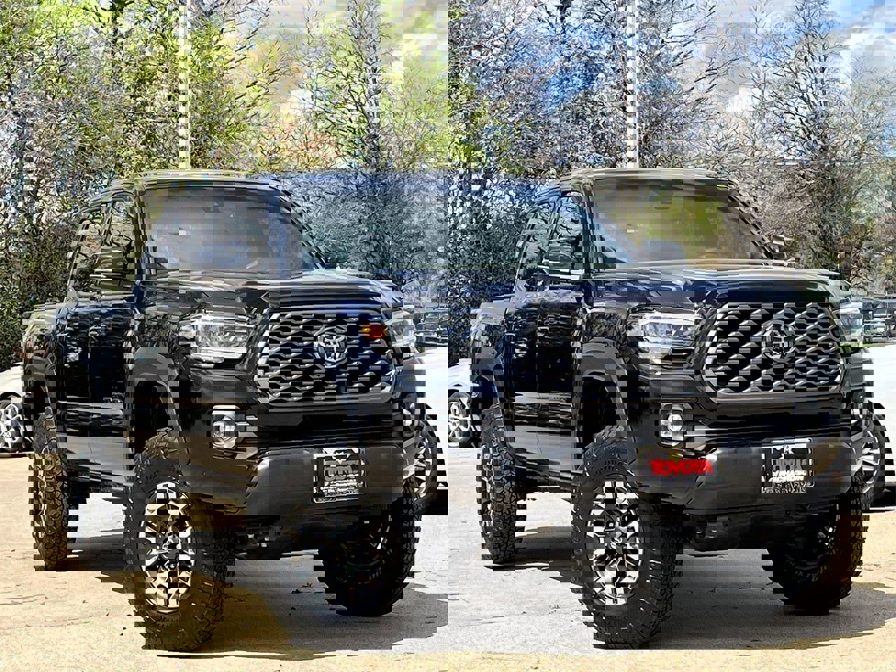 Used 2022 Toyota Tacoma TRD Off-Road w/ Technology Package image 2