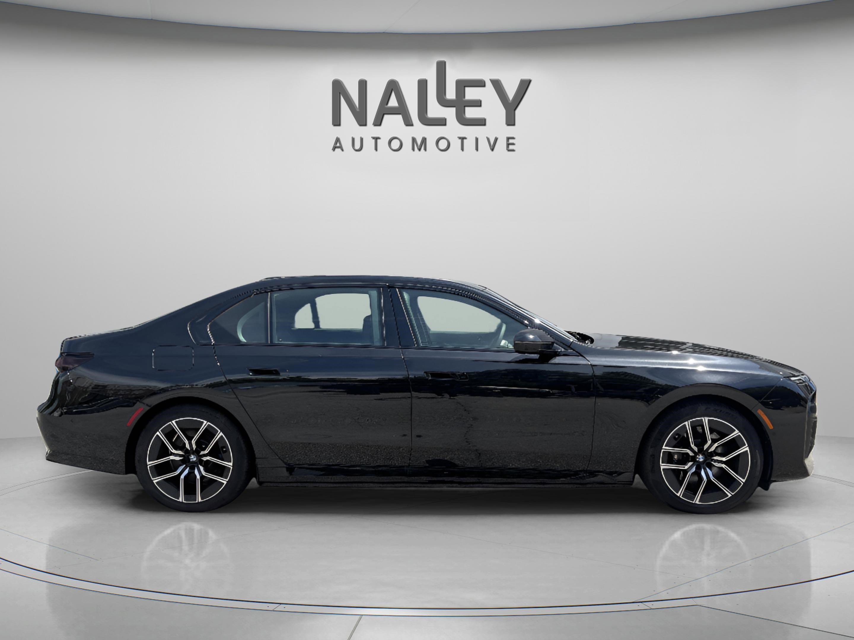 Used 2025 BMW i7 eDrive50 w/ M Sport Package image 4
