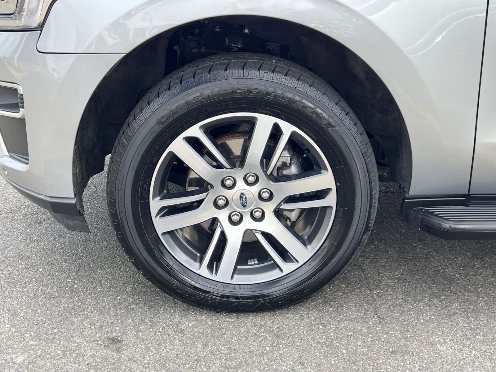 Used 2024 Ford Expedition Max Limited image 9