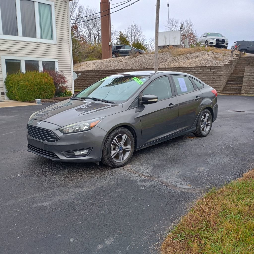Used 2017 Ford Focus SE image 1