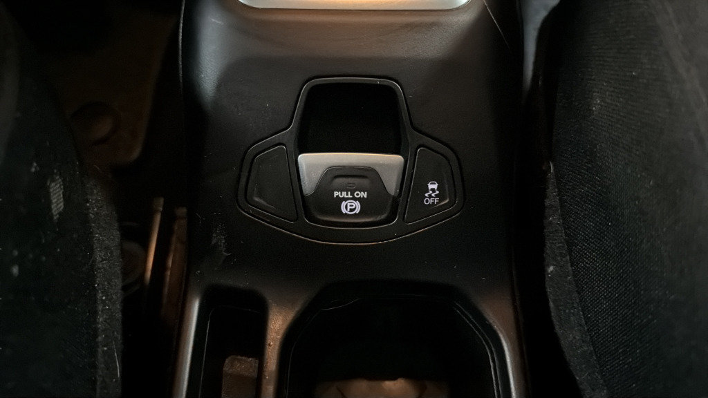 Used 2020 Jeep Renegade Latitude w/ Cold Weather Group FWD image 38