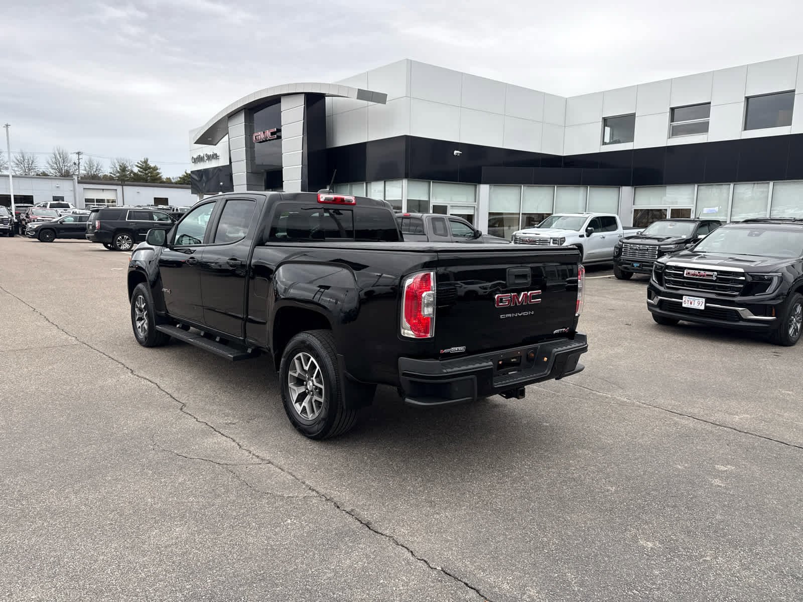 Used 2022 GMC Canyon AT4 AWD/4WD image 3